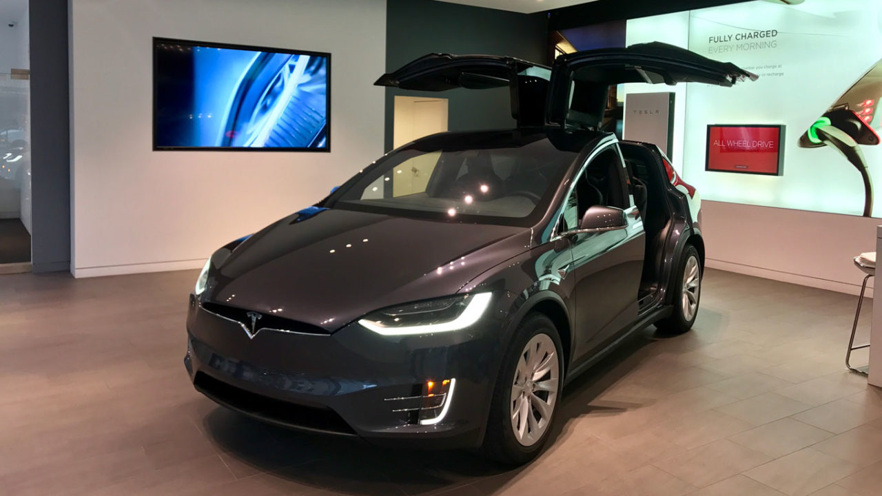 Foto: Tesla Model X Sedan en exhibición; City Center, Washington DC; Juan Daniel Correa