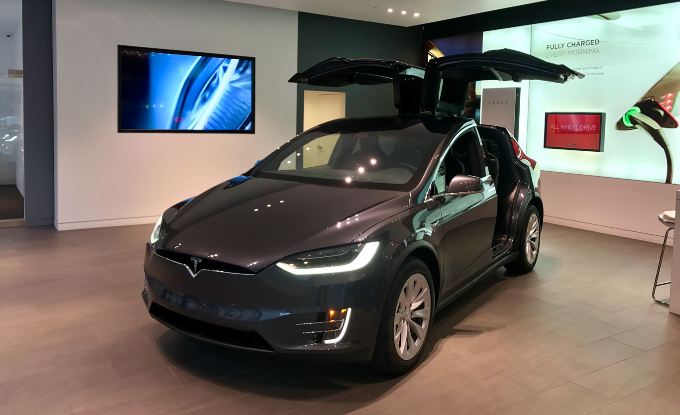 Foto: Tesla Model X Sedan en exhibición; City Center, Washington DC; Juan Daniel Correa
