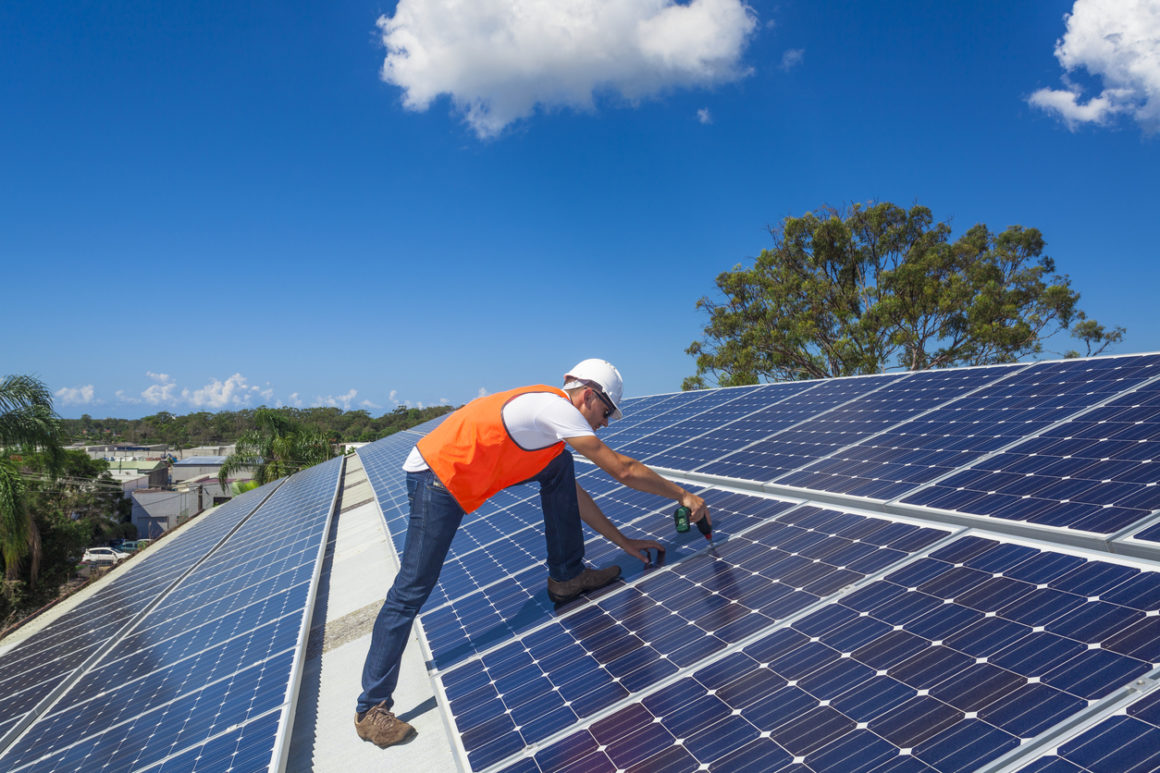 pisar un panel solar